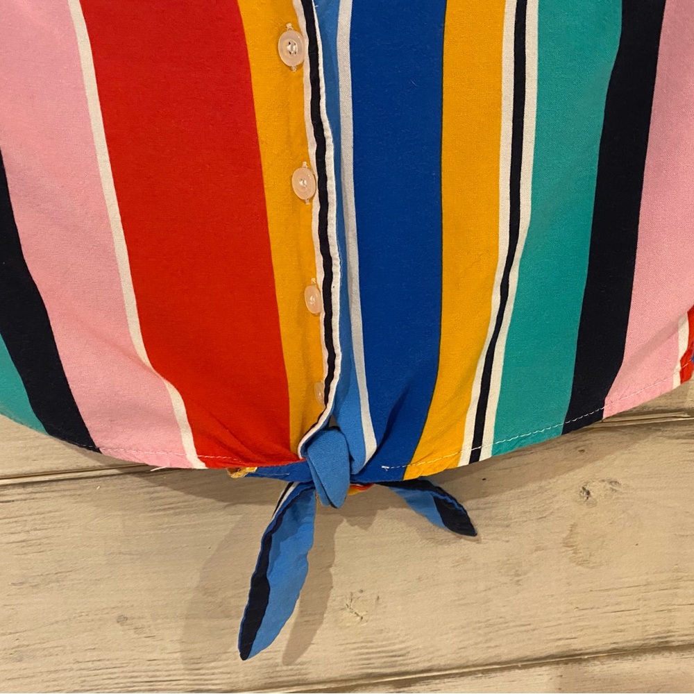 🚩 SOLD- Colorful striped crop top with buttons and tie - Picture 3 of 6
